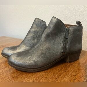 Lucky Brand pewter zipper booties